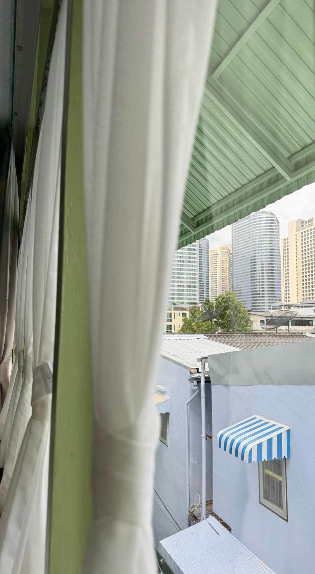The Tangerine Guesthouse Bangkok Exterior foto